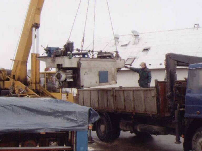 2004, stěhování do Otrokovic