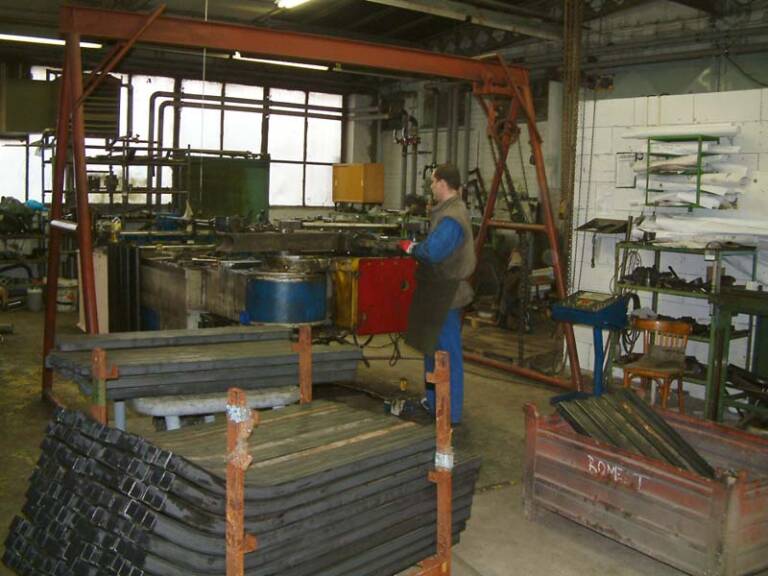 2009, ohýbačka XOTH 114 TB, Otrokovice